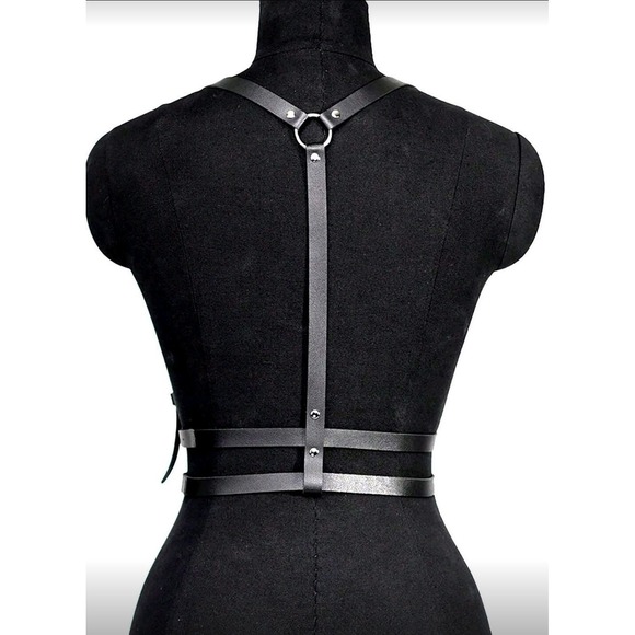 Body Harness Women's Adjustable Faux Leather Belt Cage Bra Top Strappy - Picture 3 of 4